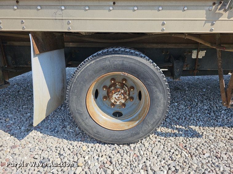 image for item DO2842 2001 Freightliner FL50  box truck