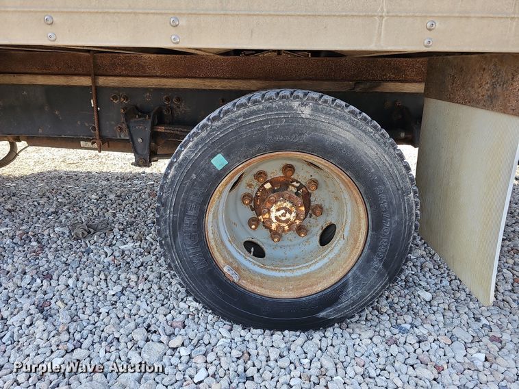 image for item DO2842 2001 Freightliner FL50  box truck