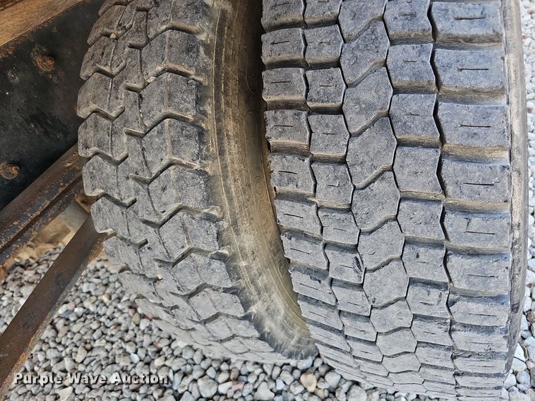 image for item DO2842 2001 Freightliner FL50  box truck