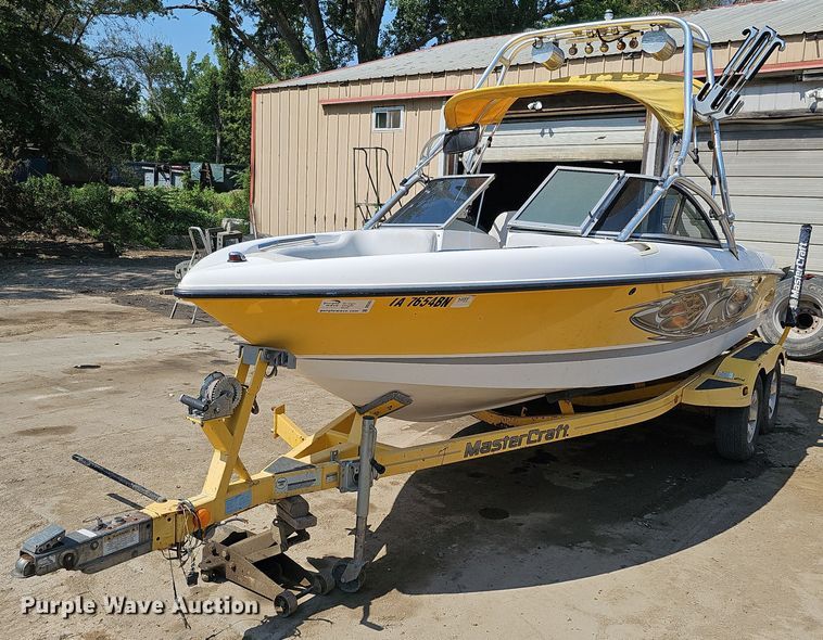 image for item DO2843 2003 Mastercraft  boat