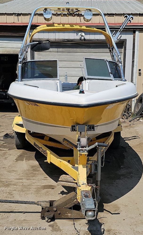 image for item DO2843 2003 Mastercraft  boat