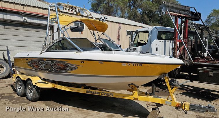 image for item DO2843 2003 Mastercraft  boat