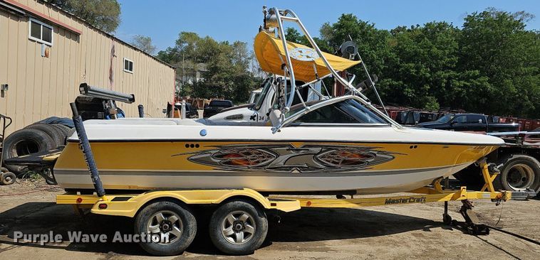 image for item DO2843 2003 Mastercraft  boat