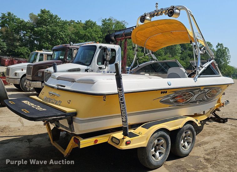 image for item DO2843 2003 Mastercraft  boat