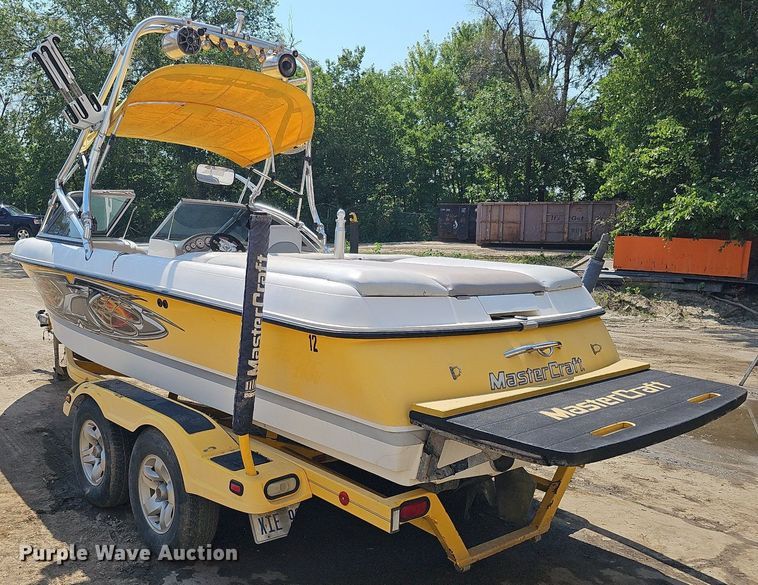image for item DO2843 2003 Mastercraft  boat