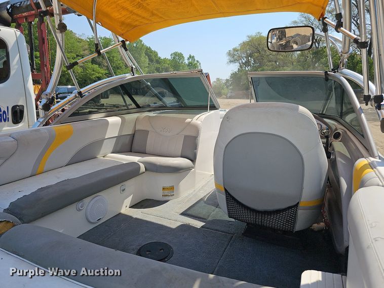 image for item DO2843 2003 Mastercraft  boat