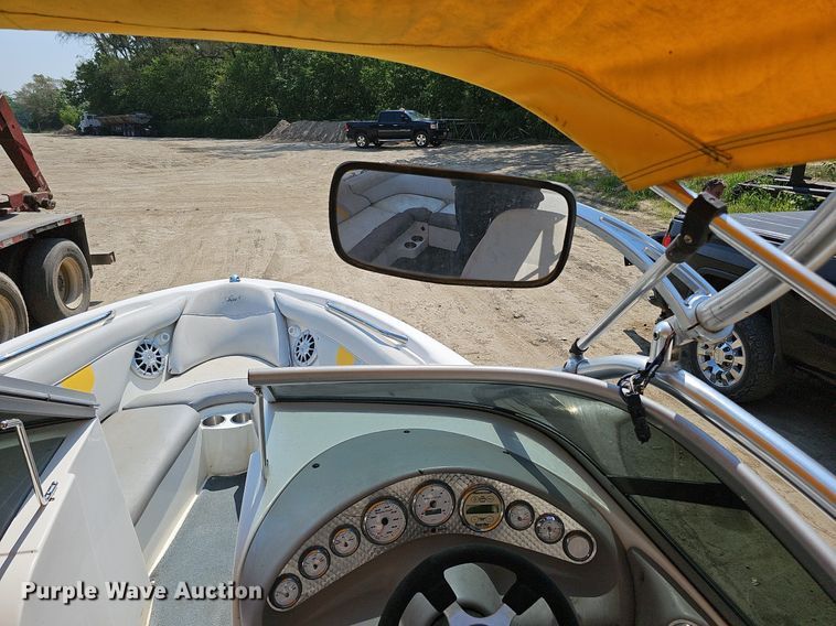 image for item DO2843 2003 Mastercraft  boat