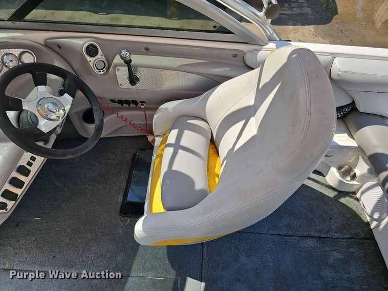 image for item DO2843 2003 Mastercraft  boat