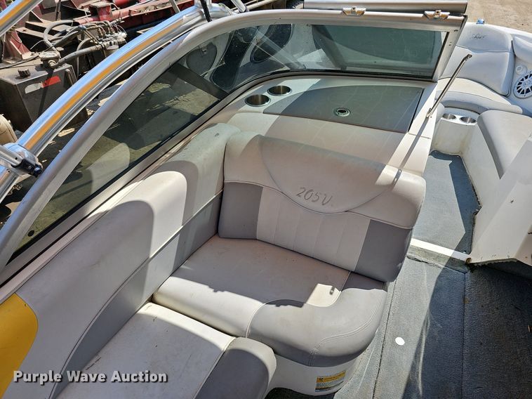 image for item DO2843 2003 Mastercraft  boat