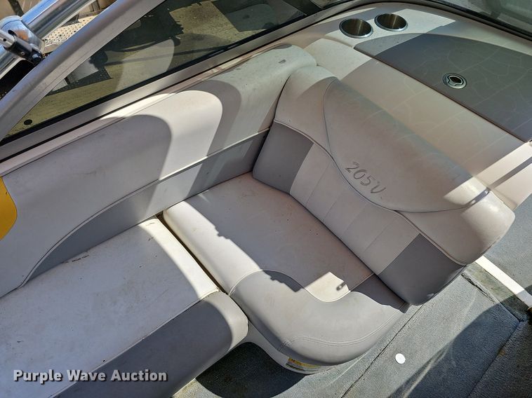 image for item DO2843 2003 Mastercraft  boat