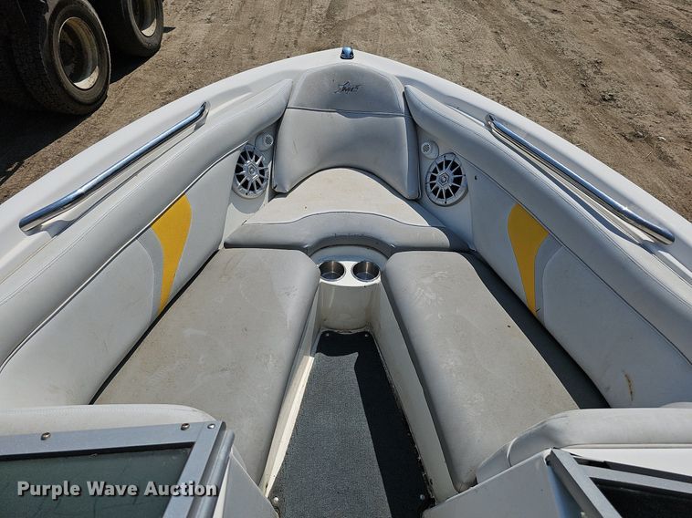 image for item DO2843 2003 Mastercraft  boat