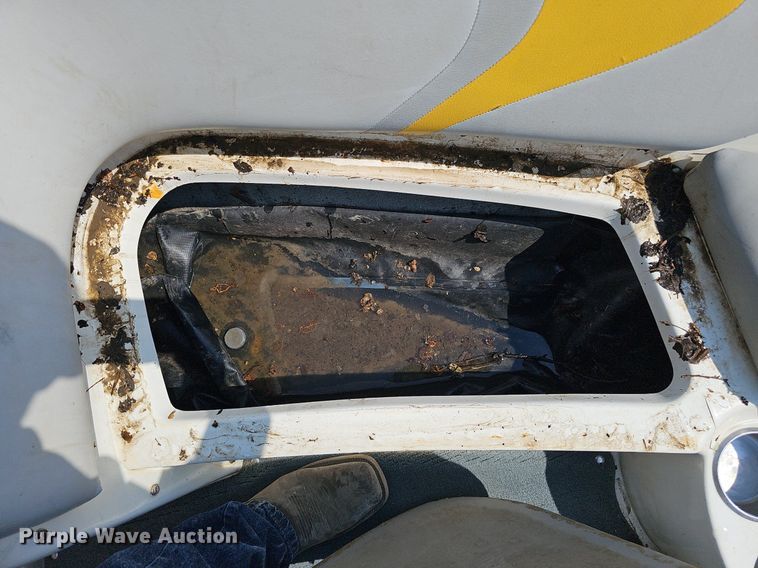 image for item DO2843 2003 Mastercraft  boat