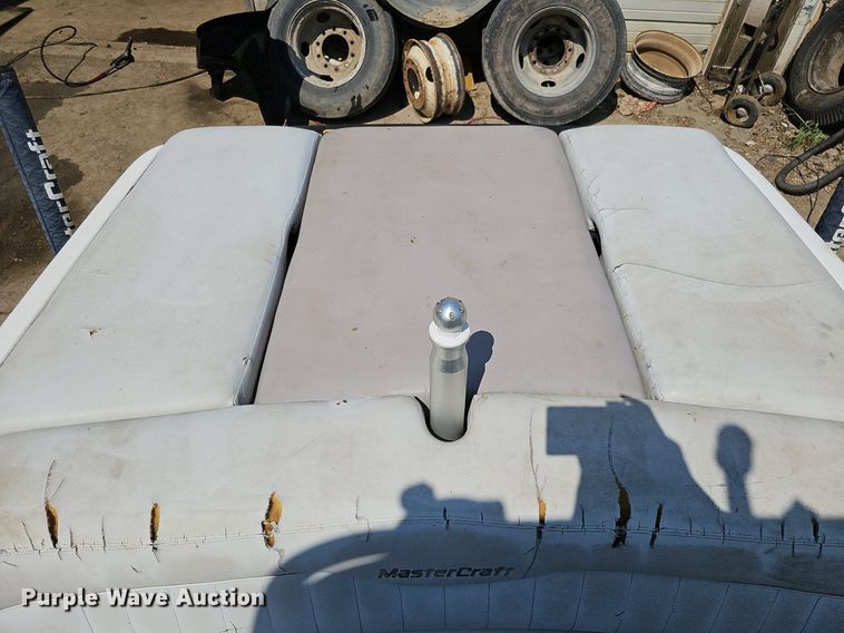 image for item DO2843 2003 Mastercraft  boat