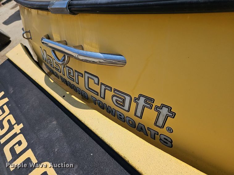 image for item DO2843 2003 Mastercraft  boat