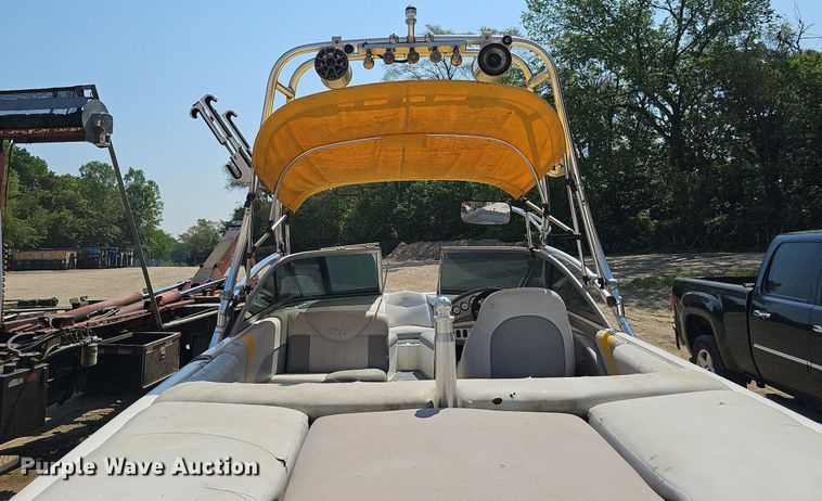 image for item DO2843 2003 Mastercraft  boat
