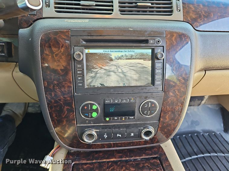 image for item DO2844 2011 GMC Sierra 2500HD Denali  Crew Cab pickup truck