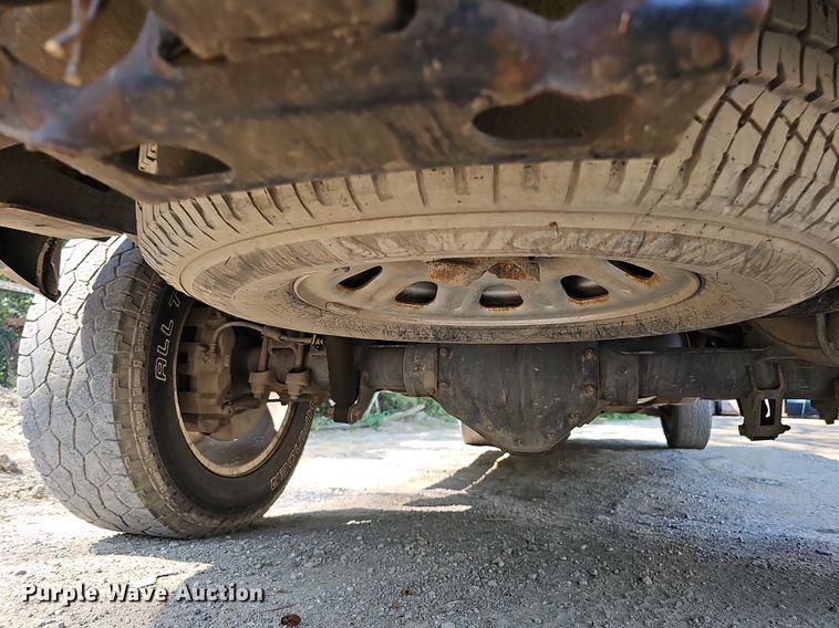 image for item DO2844 2011 GMC Sierra 2500HD Denali  Crew Cab pickup truck