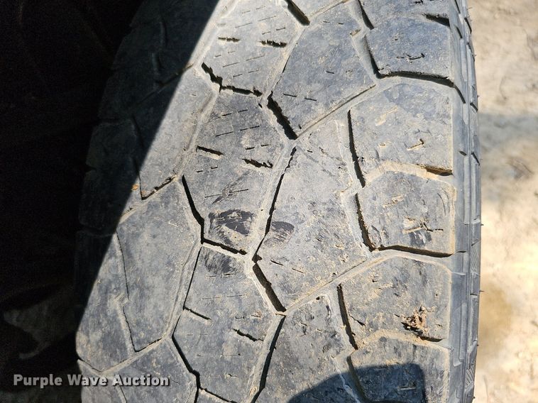 image for item DO2844 2011 GMC Sierra 2500HD Denali  Crew Cab pickup truck