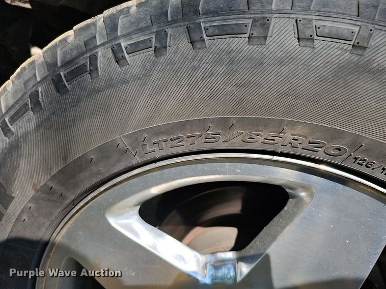 image for item DO2844 2011 GMC Sierra 2500HD Denali  Crew Cab pickup truck