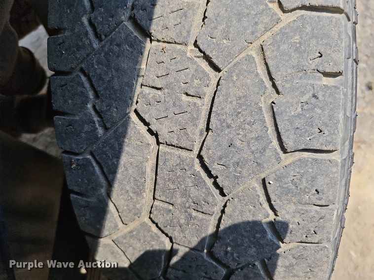 image for item DO2844 2011 GMC Sierra 2500HD Denali  Crew Cab pickup truck