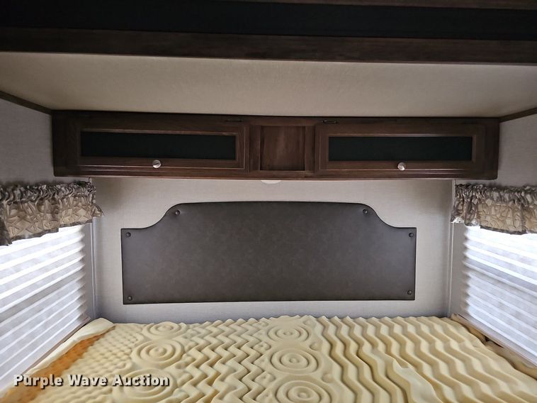 image for item DO2858 2017 Keystone Cougar Lite CG33SAB17  camper