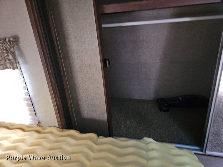 image for item DO2858 2017 Keystone Cougar Lite CG33SAB17  camper