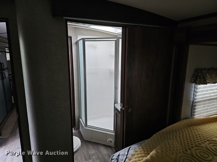 image for item DO2858 2017 Keystone Cougar Lite CG33SAB17  camper