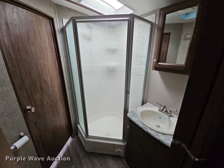 image for item DO2858 2017 Keystone Cougar Lite CG33SAB17  camper