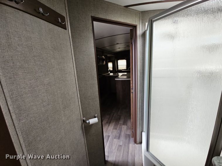 image for item DO2858 2017 Keystone Cougar Lite CG33SAB17  camper