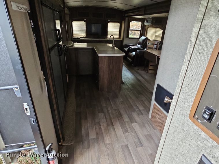 image for item DO2858 2017 Keystone Cougar Lite CG33SAB17  camper