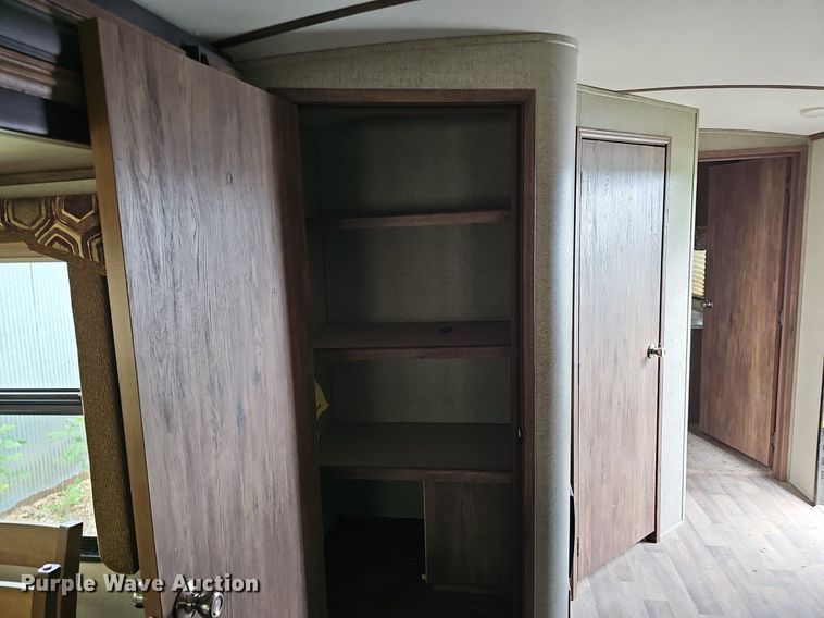 image for item DO2858 2017 Keystone Cougar Lite CG33SAB17  camper