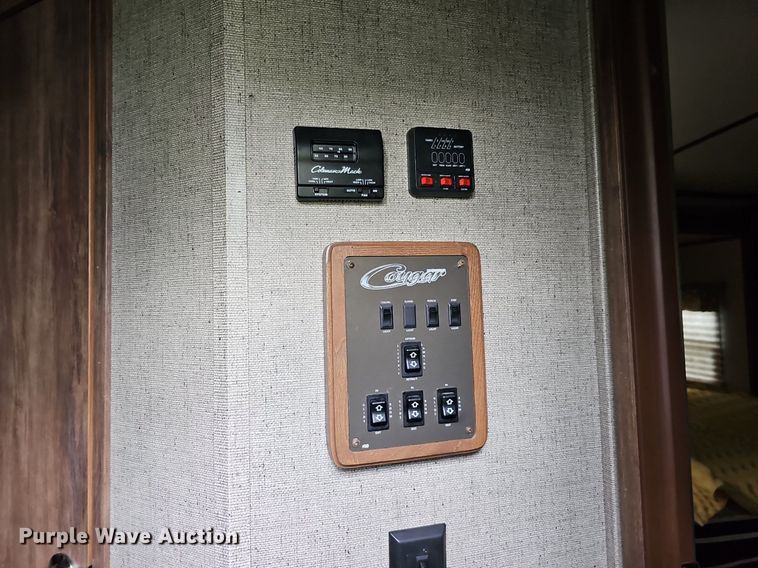 image for item DO2858 2017 Keystone Cougar Lite CG33SAB17  camper