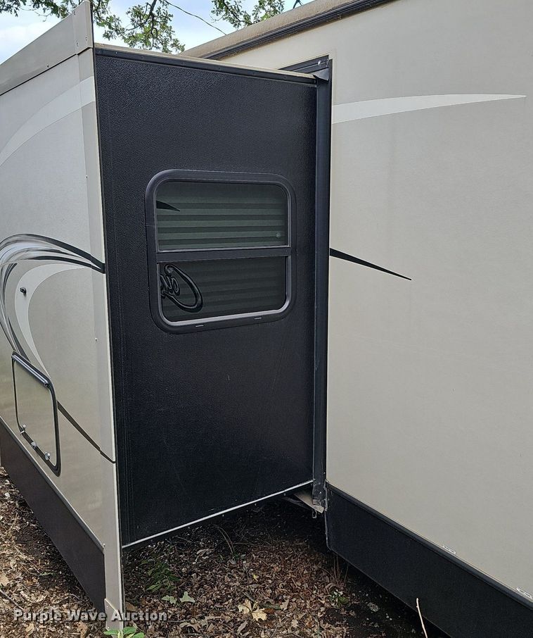 image for item DO2858 2017 Keystone Cougar Lite CG33SAB17  camper