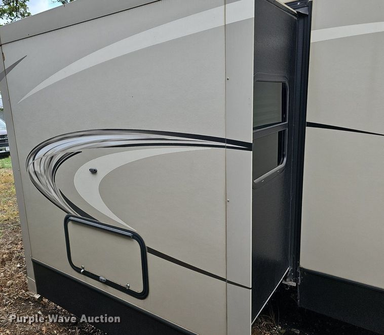 image for item DO2858 2017 Keystone Cougar Lite CG33SAB17  camper