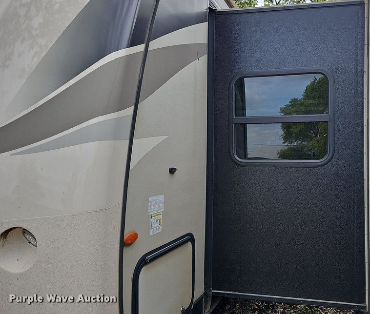 image for item DO2858 2017 Keystone Cougar Lite CG33SAB17  camper