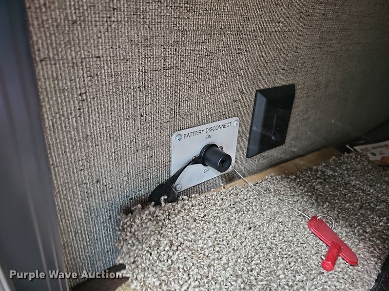 image for item DO2858 2017 Keystone Cougar Lite CG33SAB17  camper