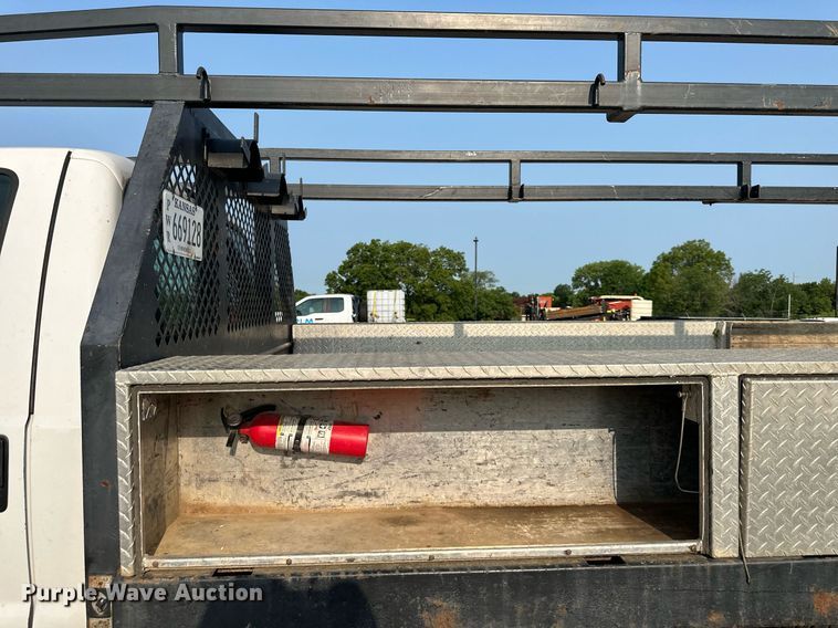 image for item DO5053 2007 Ford F450 Super Duty  flatbed truck