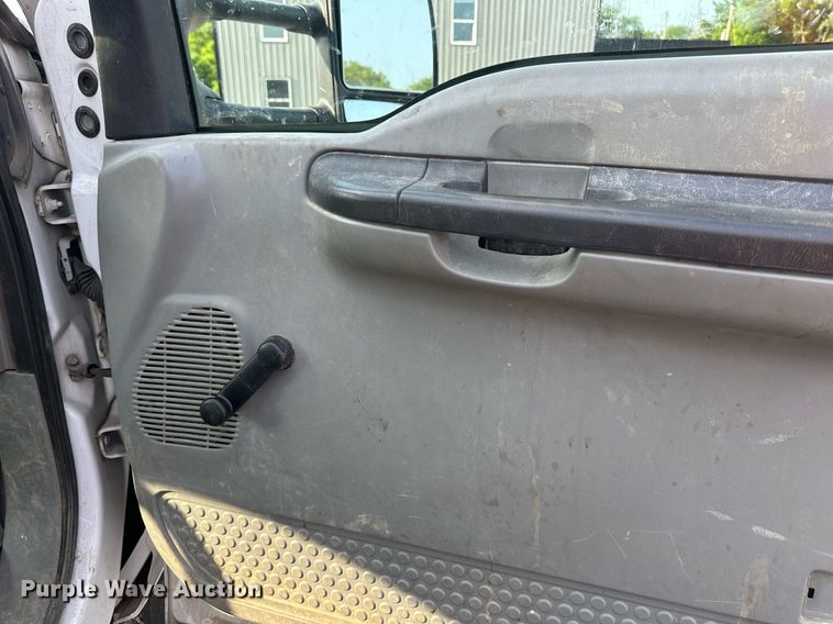 image for item DO5053 2007 Ford F450 Super Duty  flatbed truck