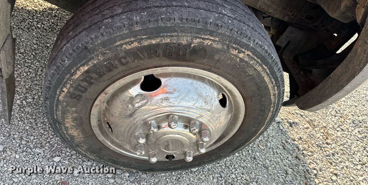 image for item DO5053 2007 Ford F450 Super Duty  flatbed truck