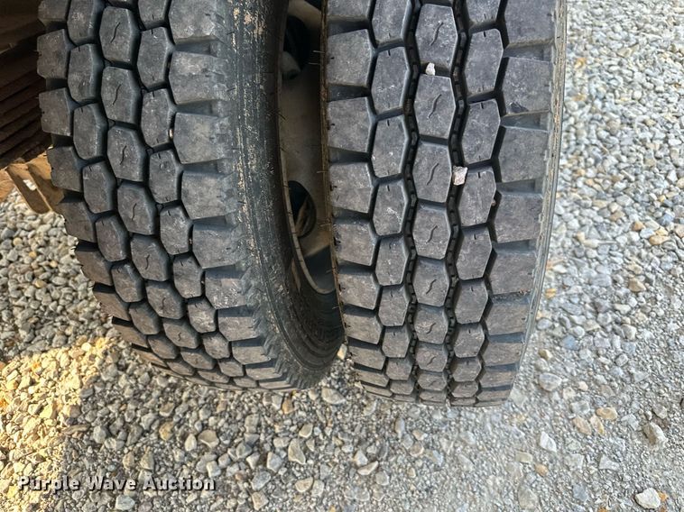 image for item DO5053 2007 Ford F450 Super Duty  flatbed truck