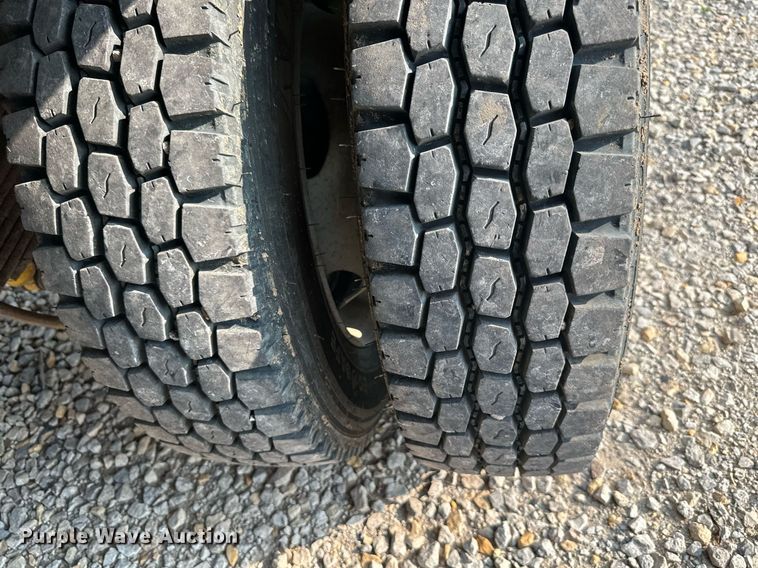 image for item DO5053 2007 Ford F450 Super Duty  flatbed truck