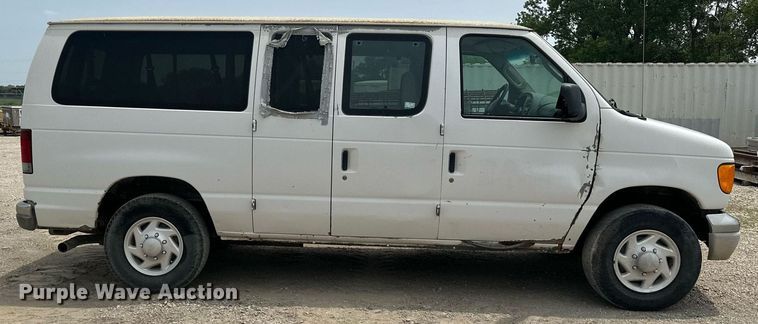 image for item DO5083 2003 Ford E350 Super Duty  van