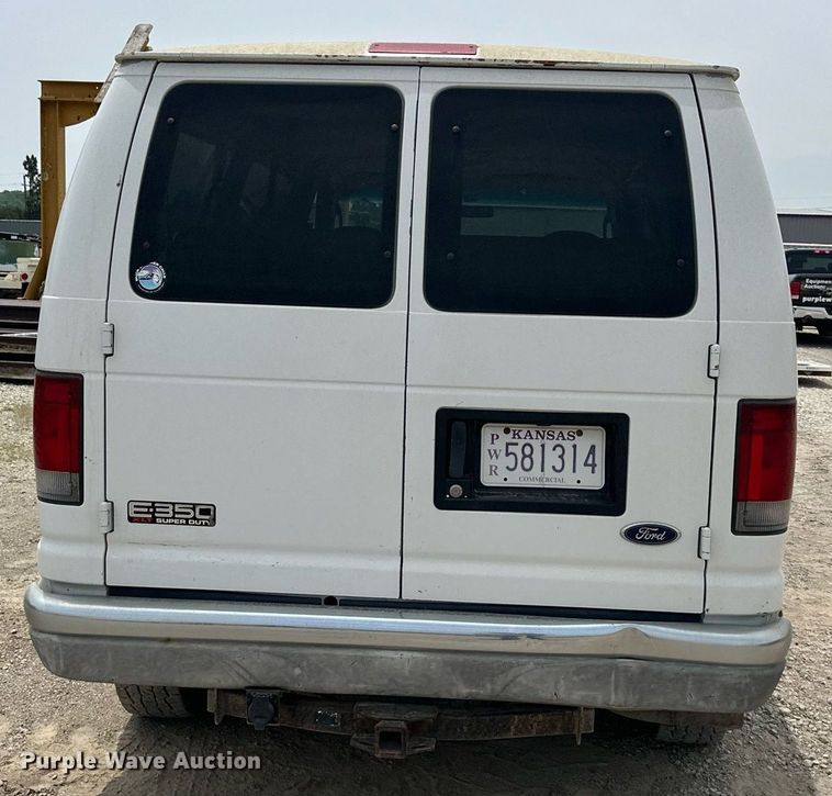 image for item DO5083 2003 Ford E350 Super Duty  van