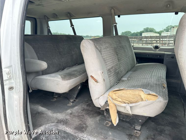 image for item DO5083 2003 Ford E350 Super Duty  van