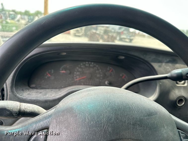 image for item DO5083 2003 Ford E350 Super Duty  van