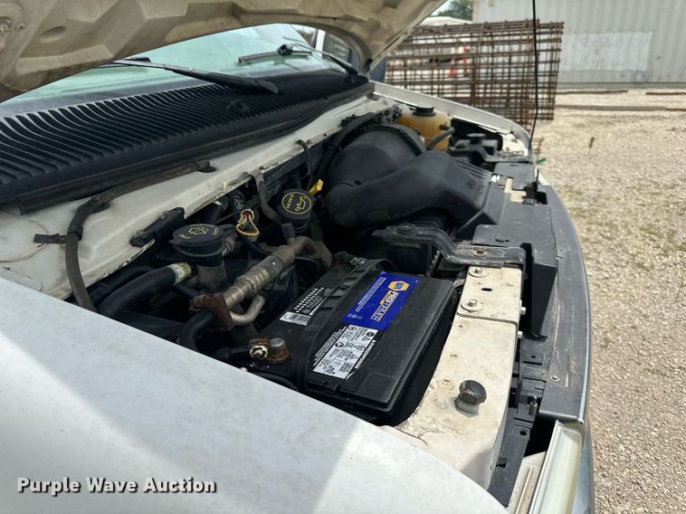 image for item DO5083 2003 Ford E350 Super Duty  van