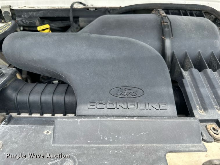 image for item DO5083 2003 Ford E350 Super Duty  van
