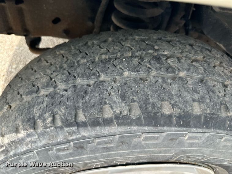 image for item DO5083 2003 Ford E350 Super Duty  van