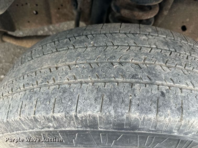 image for item DO5083 2003 Ford E350 Super Duty  van