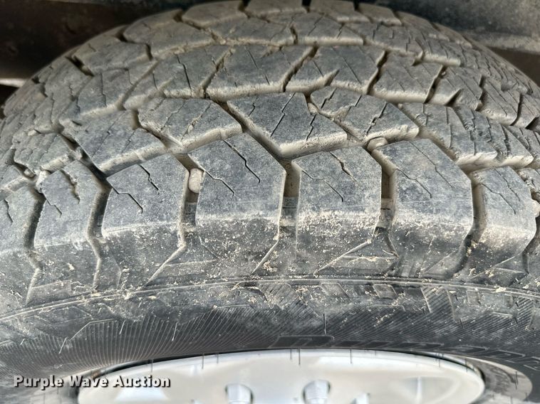 image for item DO5083 2003 Ford E350 Super Duty  van